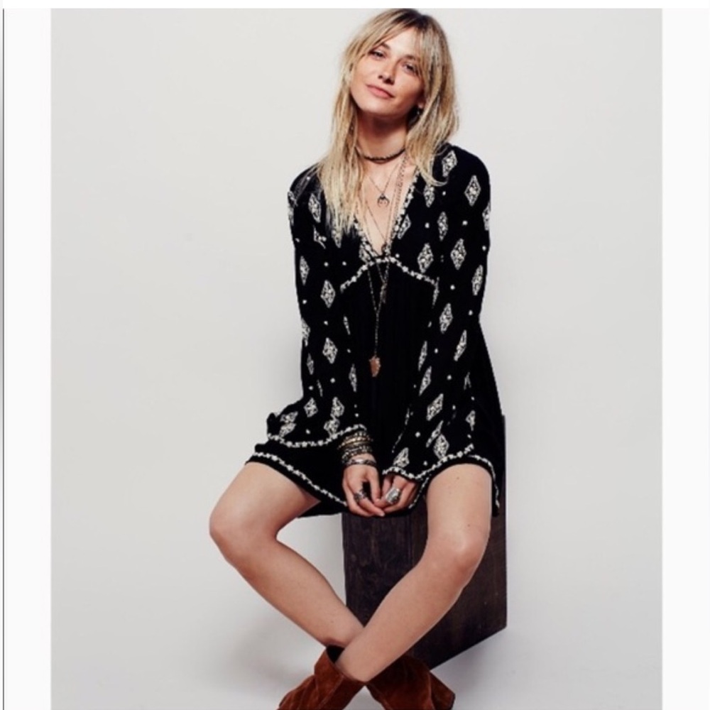 Free People Black Tunic with White Accents - Picture 3 of 10